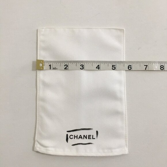 CHANEL NEW! Leather Polishing Cloth 8"x 5.5" White Flannel w/CHANEL Prints - Picture 7 of 10